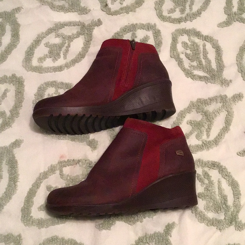 Keen women's boot size 8